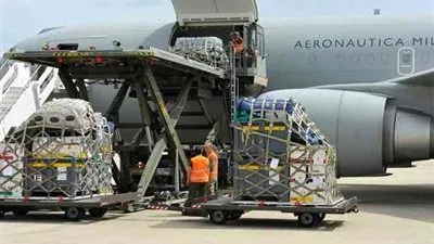 ايطاليا تبعث شحنة الأدوية الرابعة الى مطار مصراتة