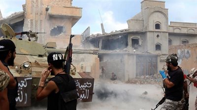 القوات الليبية تشن هجوما على آخر معاقل 