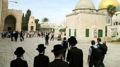 مستوطنون يجددون اقتحامهم للمسجد الأقصى