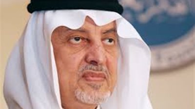 نيابة عن الملك .. أمير مكة يسلم كسوة الكعبة لكبير سدنة البيت العتيق