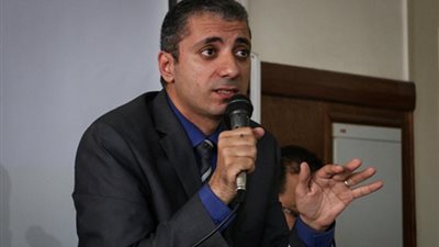 نقيب صيادلة الإسكندرية: قرار حصر توزيع الألبان على منافذ وزارة الصحة سيتكبدها المواطن البسيط 