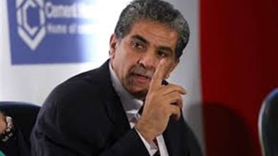 وزير البيئة: نرصد أماكن حرق قش الأرز بالأقمار الصناعية.. ونصل لها خلال ساعتين