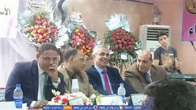 تعليم دمياط يُكرم نقيب المعلمين لبلوغه سن المعاش (صور)