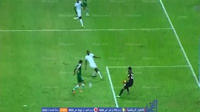 بالفيديو .. فرصة خطيرة للعراق أمام مرمى السعودية والحارس يتألق || تصفيات كأس العالم وآسيا