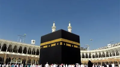 لماذا نطوف حول الكعبة رغم هدم الإسلام للأصنام والوثنية 