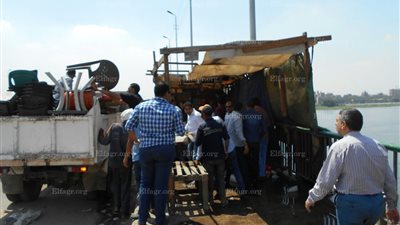 إزالة الإشغالات والتعديات أعلى الطريق الدائري بكوبرى الوراق بالجيزة