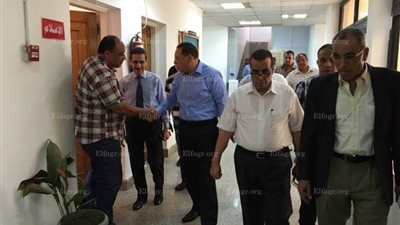 رئيس جامعة قناة السويس يتفقد قطاعات الجامعة ويقدم التهانى للعاملين بمناسبة عيد الأضحى (صور)