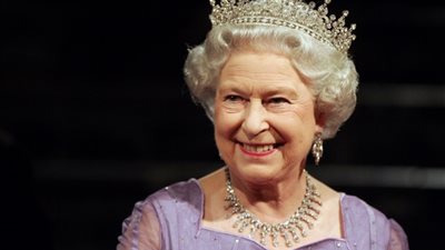 بريطانيون يطالبون بإلغاء النظام الملكي عند وفاة الملكة 