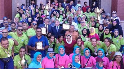 رئيس جامعة الإسكندرية يستقبل الطلاب المشاركين في فعاليات أسبوع الجامعات (صور)