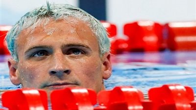 أمريكا تفرض عقوبات نارية على السباح 