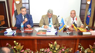 محافظ البحيرة: ردع محتكري السلع والقضاء على الأسواق العشوائية