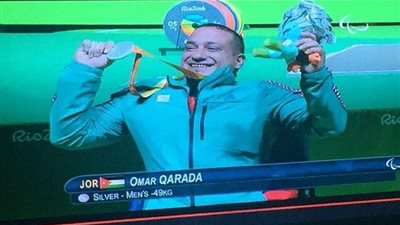 الأردني قرادة يفوز بفضية الأثقال في دورة الألعاب البارالمبية