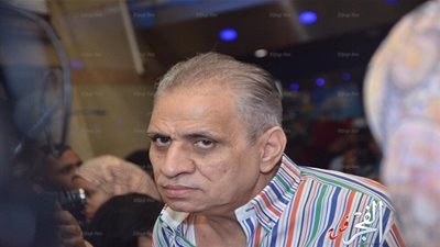 شاهد.. أحمد السبكي يطمأن علي شباك تذاكر 