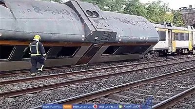 مقتل وإصابة 53 في انحراف قطار عن مساره بإسبانيا