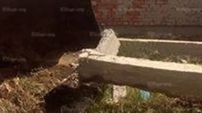 إزالة أساسات مقابر مقامة على أراضى زراعية فى المنصورة  (صور)