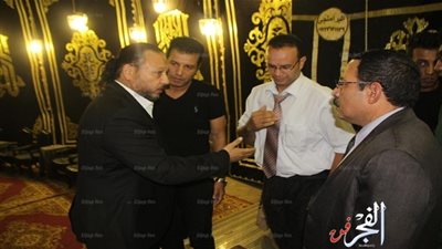 نجوم الفن الشعبي في عزاء أسرة المطرب أحمد العيسوي (صور) 