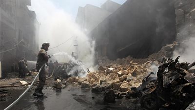 مقتل 58 شخصًا في قصف جوي لسوق تجاري في إدلب  