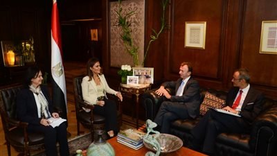 بنك الاستثمار الأوروبى يمول شراء 13 قطار للخط الثاني لمترو الأنفاق