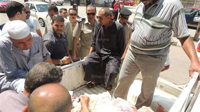 ضبط لحوم منتهية الصلاحية و مذبوحة خارج المجزر فى كفر الشيخ (صور)