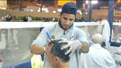 250 حلاقاً سعودياً يستعدون لتنفيذ نسك 