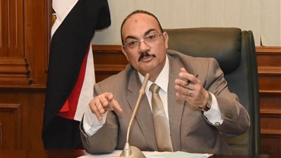 محافظ الإسكندرية يزور مستشفى العامرية العام في جولة مفاجئة أول أيام العيد (صور)