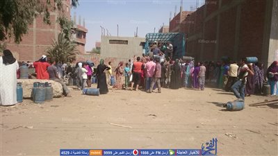 تفاقم أزمة نقص أسطوانات البوتاجاز بالقليوبية..ومشادات وزحام أمام المستودعات.(فيديو وصور)