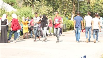 إقبال كبير ومُشاجرات بحديقة الأزهر في ثاني أيام العيد (فيديو وصور)