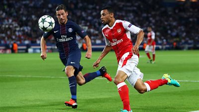 بالفيديو.. طرد جيرو وفيراتي من لقاء أرسنال وسان جيرمان 