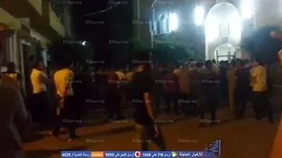 المئات من أهالي 