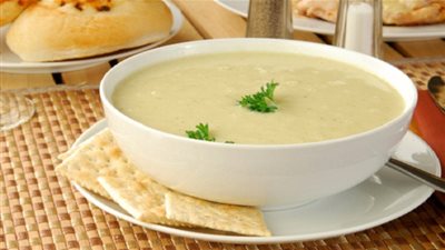 طريقة بسيطة لعمل شوربة الخضار البيضاء