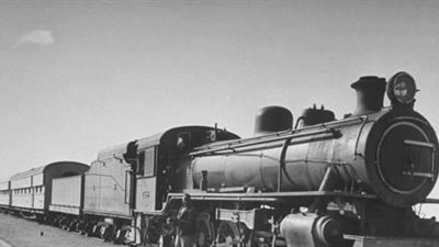 يا وابور الساعة 12 يا مقبل على الخرطوم