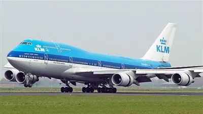 الخطوط الهولندية توقف رحلاتها إلى القاهرة بسبب انخفاض الجنيه