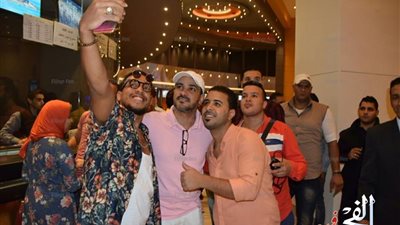 محمد رجب يتابع إيرادات فيلمه فى سينمات التجمع الخامس ..(صور)