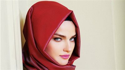 للمحجبات.. أفكار جديدة للفات طرح عصرية وأنيقة (صور)