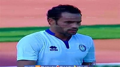 شاهد طرائف الدوري المصري.. حسام باولو أكل الشيكولاتة وأحرز هدفا في الشرقية