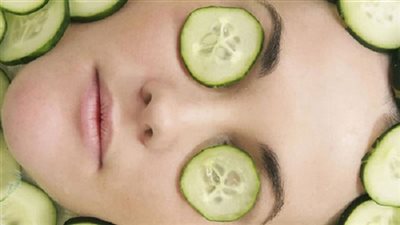 ماسك الخيار لعلاج البشرة والعيون قبل الزفاف