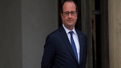 أولاند يتسلم جائزة 