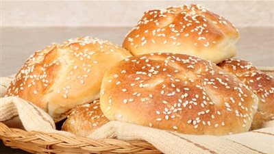 طريقة عمل خبز الكايزر