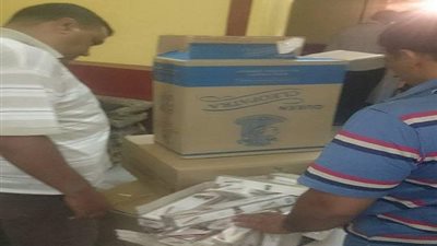 ضبط تاجر يحتكر 22 ألف علبة سجائر وألفان عبوة معسل ببني سويف