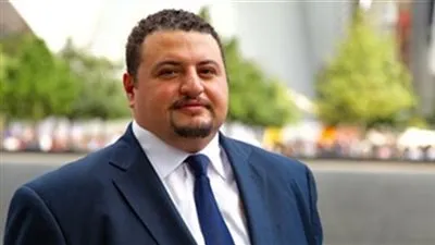 مايكل مورجان: الناخب الأمريكي يرى أنه واقع بين خيارين كلاهما مر