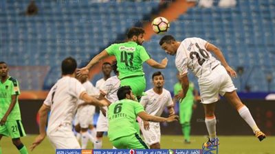 بالفيديو.. الشباب يخطف فوزا مثيرا من أهلي 