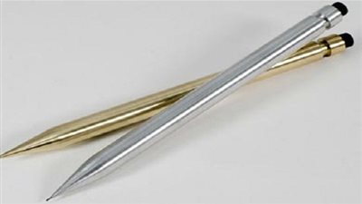 تحريك القلم الرصاص أمام العين بساعد في تقوية البصر