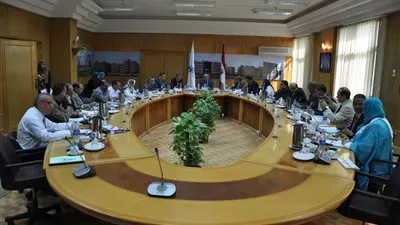 مجلس عمداء جامعة كفر الشيخ يبحث إستعدادات العام الدراسى الجديد   