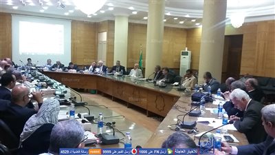 رئيس جامعة بنها يقرر تخفيض مكافآت المستشارين بنسبة 50% لترشيد الإنفاق (صور)