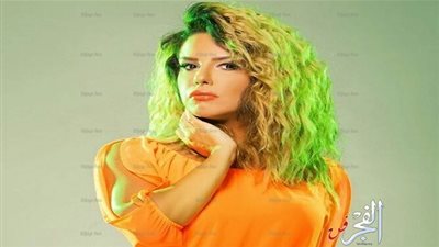 دنيا عبدالعزيز تنشر صورتها مع سوسن بدر من كواليس 