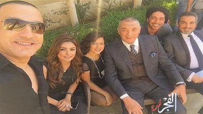 محمود حميدة وسوسن بدر والفنانين الشباب في كواليس 