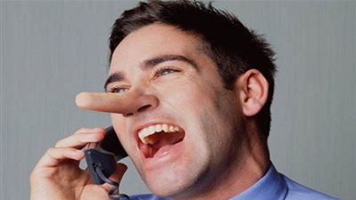 أشهر 5 أكاذيب يخدع بها الرجل قلب المرأة.. أبرزها 