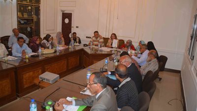 محافظ المنيا يعتمد نتيجة لجان تظلمات المعلمين