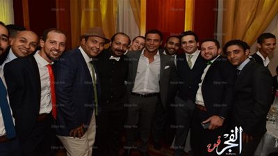 وصول محمد ورامي إمام وأشرف زكي وروجينا إلى حفل زفاف 