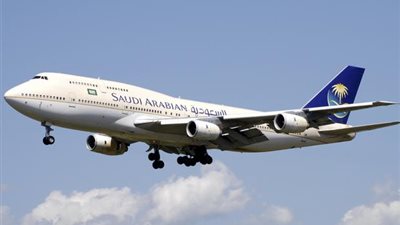 عاجل.. شرطة مطار مانيلا تطوق الطائرة السعودية عقب بلاغ بتهديد أمني